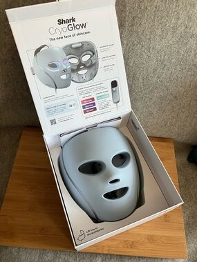 Shark CryoGlow LED Face Mask